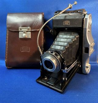 Zeiss Ikon Nettar 517/2 Folding Camera 1:6.  3 F 105mm Lens,  Case & Cable