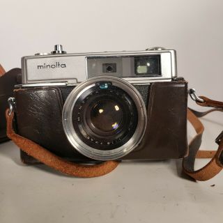 Vintage Minolta Himatic 7 W/ Rokkor Pf 1:1.  6 45 Mm Lens,  Leather Case/strap