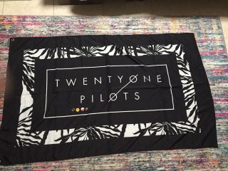 Twenty One Pilots Band Concert Palm Flag 3’ X 5 W/grommets Rare 4 Blurryface Pin