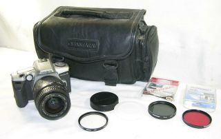 Minolta Maxxum 5 Slr Camera - Quntaray 28 - 90mm 1:3.  5 - 4.  5 Lens - 3 Fltrs - Camera Bag