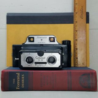 Vintage Coronet " 3 - D " Bakelite Camera W/ Binocular Viewfinder England 127 Film