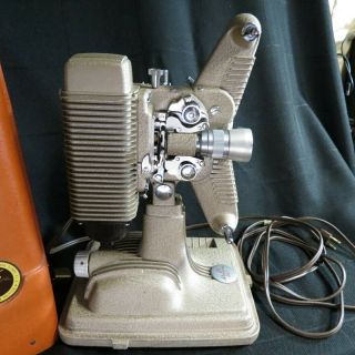 Vintage 8 MM Revere Model 85 Film Projector w/Original Case & 2