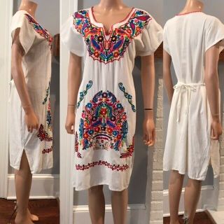Vintage Oaxacan Hand Embroidered Hippie Tie Back Cotton Mexican Dress Large