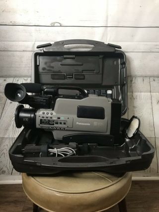 Panasonic Camera Ag - 455p Pro - Line Svhs With Case (missing 3 Pin Power Cord)