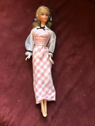 Vintage Barbie Mod 1973 - 76 Quick Curl Doll 4220 W/ Outfit