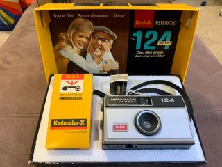 Vintage Kodak Instamatic 124 Color Outfit Camera W/ Box