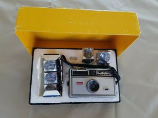 Vintage Kodak Instamatic 104/outfit Camera & Flashbulbs No.  A104s