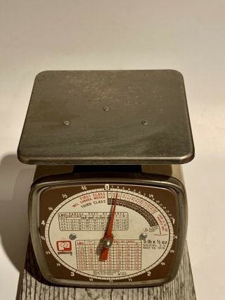 Vintage 70s Pelouze Postage Scale Model Z5 Brown Rates 5 Lbs Made In USA 3