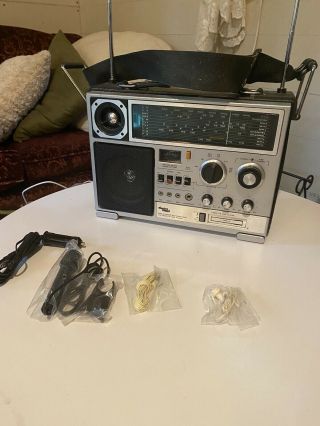 Vintage Electro Brand World Ranger Multiband Radio/shortwave W Cassette