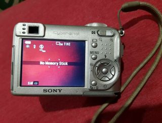 Vintage Sony Cyber - Shot DSC - W1 Digital Camera 3x Optical Zoom 3