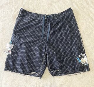 Quiksilver Vintage Boardshorts Swim Trunks Board Shorts Size 38 Geometric Blue