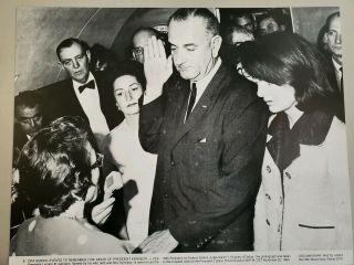 Vintage 11x14 Photo Lyndon B.  Johnson W/wife & Mrs.  Kennedy As He 