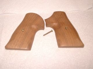 Set Of Mustang Wood Target/oversize Grips For Colt Trooper
