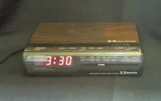 Vintage Emerson Ak2700k Fm/am Digital Alarm Clock Radio - Wood Grain Look