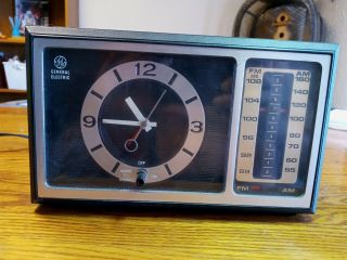 Vintage - General Electric Am - Fm Radio Clock Model 7 - 4501d Tested/works Great