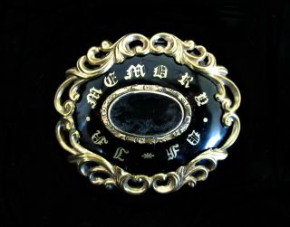 Antique Victorian Black Enamel & Gilt Metal Mourning Brooch Locket In Memory Of