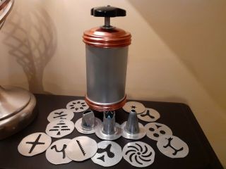 Vtg Mirro Cookie & Pastry Press 12 Plates 3 Tips Copper And Aluminum