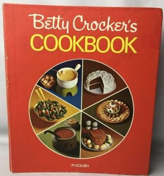 Vintage Betty Crockers Cookbook Recipes 5 Ring Binder Hardback Red Pie Cover1977