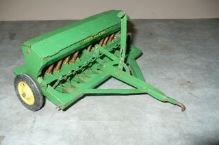 Vintage 1/16 John Deere Toy Grain Drill W/ Green Lids Tractor Implement Carter