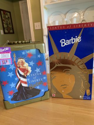1995 Fao Schwartz Statue Of Liberty Barbie With Trunk.
