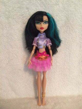 Mattel Monster High Doll Cleo De Nile,  Scaris City Frights
