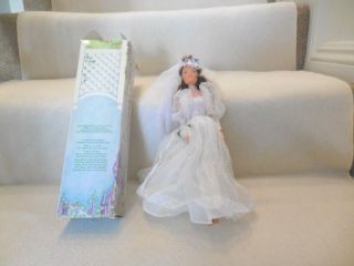 Avon Bride Bridal Wedding Dress & Veil Doll 11 - 1/2 " Brown Hair " Carly " W/box