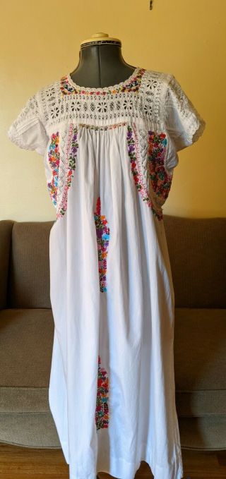 Vintage Hand Embroidered Hippie Peasant Mexican White Cotton 70s Dress