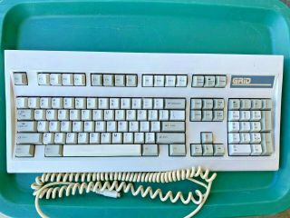 L084475 Grid Keyboard In White Color/technology/vintage/rare/internet