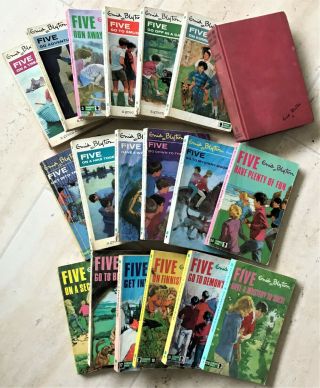 Vintage Enid Blyton Famous Five 19 Books 1xhb 18xpb (bk 9 & 21 Missing From Set)