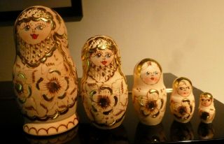 Golden Nesting Dolls Made In Russia Vintage Set Of 5,  Hand Painted,  Wood/wooden