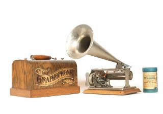 1902 Columbia Q Cylinder Phonograph Early Q W/big Banner,  Nickel Bed,  10 " Horn