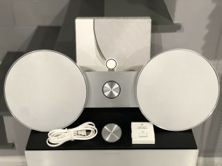 B&o Bang And Olufsen Beosound 8 With 2nd Set Of Special Edition Grills.