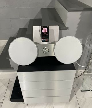 B&O Bang and Olufsen Beosound 8 with 2nd set of SPECIAL EDITION Grills. 3