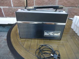 Zenith Transoceanic Royal D7000y Portable Radio In Packing Box