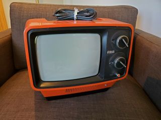 Vintage Red Rca Au097a 9 " Portable B&w Solid State Tv