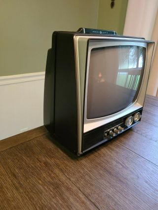 Vintage General Electric GE Portable TV Television SF2105EB 11.  5 Black 3