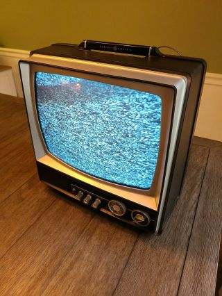 Vintage General Electric GE Portable TV Television SF2105EB 11.  5 Black 5