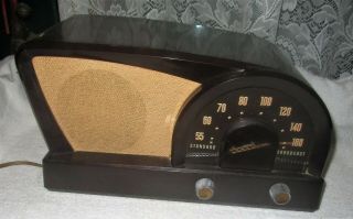 One Vintage Trutone Modlel D - 2017 Walnut Tube Radio