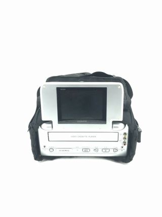 Audiovox Vbp2000 Portable Vhs Player W/5 " Lcd Screen Incl.  Case & Cords -