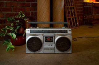 Sanyo Vintage Blaster Boombox Stereo M9935k Radio - Am/fm/sw Cass,  Rec