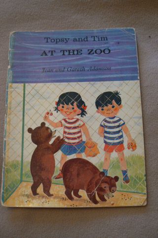 Topsy And Tim At The Zoo - Blackie - 1968 - Fair To Good.