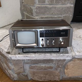 Vintage 1980’s Rca Wood Grain Portable Tv Radio Alarm Clock Television Afr - 057