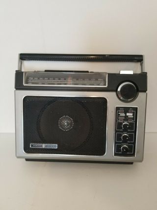 Vintage Ge General Electric Superadio 7 - 2880 Am Fm Radio Portable