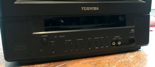 Toshiba MV13M3 13” Retro Gaming TV VCR Combo Digital Converter 3