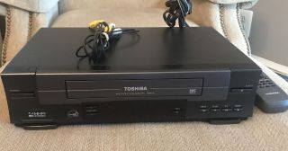 Toshiba Vcr W - 512 Vhs Player 4 Head Hi - Fi Stereo Video Recorder W/ Remote
