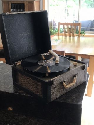 Vintage Portable Airline/montgomery Ward Gaa - 864b Airline Record Player