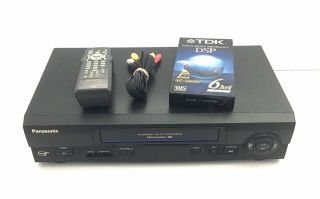 Panasonic Pv - V4611 Vcr Omnivision 4 Head Vhs Player With Remote