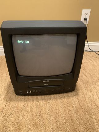 Philips 13 " Color Tv Vcr Combo Ccc130at01 W/ Remote