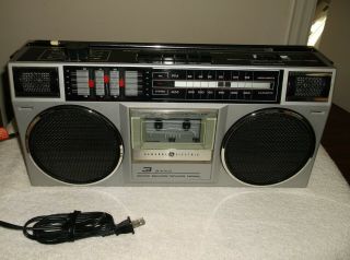 General Electric Boombox Model No.  3 - 5455a.
