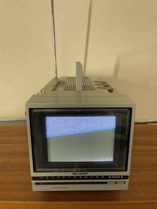 Vintage 1982 Sharp Portable Color Tv Model 5g11 5 " Tv Am Fm Radio Japan